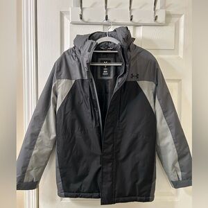 Under Armour boys large gray and black winter coat. Excellent condition